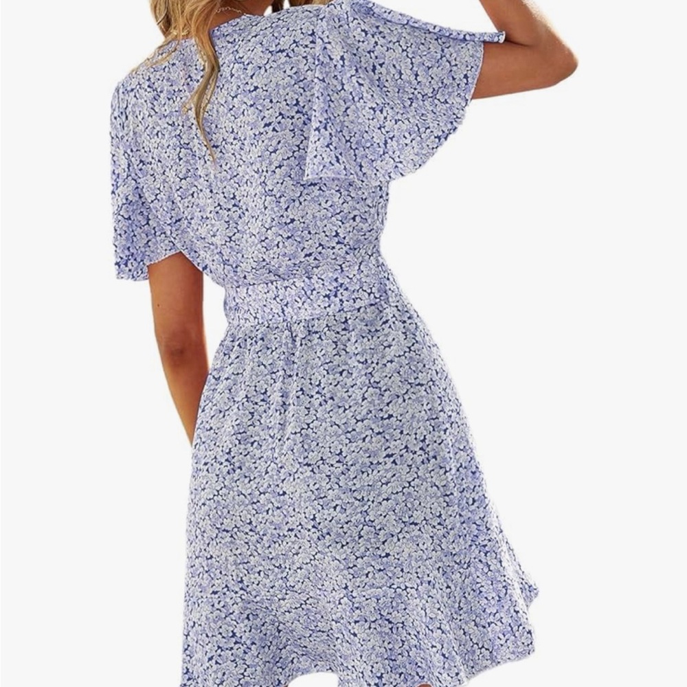 Women’s floral front tie v neck dress - Picture 2 of 5